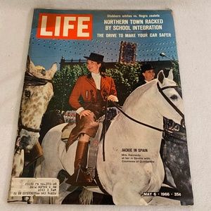 1969 Life Magazine Jackie Kennedy Cover 5/6/69